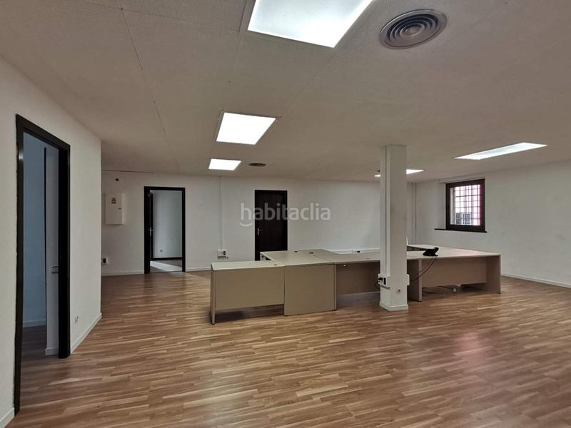 Foto fbe52fc6-3f96-46f7-af7a-f8bd50107fbd. Location bureau dans Centre Cornellà de Llobregat