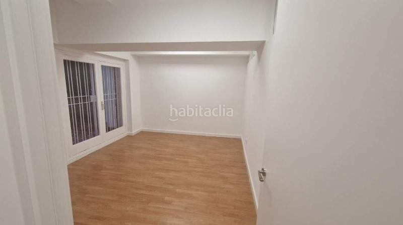 Foto bceb5d2d-f6f3-485e-97fe-7d08f5ff7c9b. Oficina a Putget - Farró Barcelona