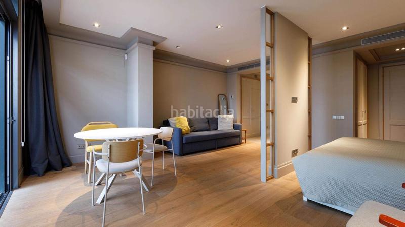 Foto 98cac7e4-c742-4e36-ab3a-28a0265c69de. Miete etagenwohnung mit parking in Vila de Gràcia Barcelona