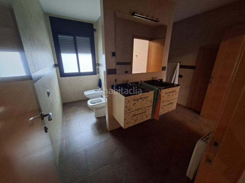 Foto cf1bd180-53ed-4a9b-ba6a-5a55654f2a74. Casa amb aparcament a Vallirana