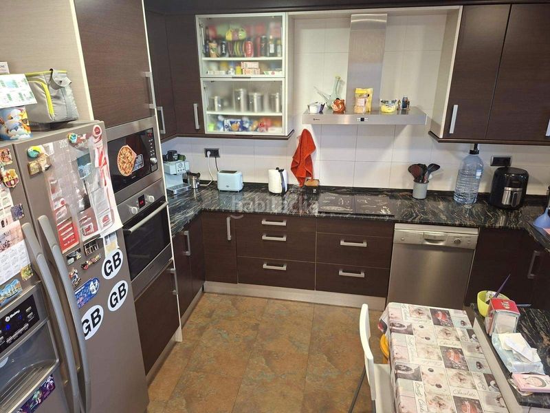 Foto ed5a7caa-6db4-47a8-a81e-67f03111e548. Casa amb aparcament a Vallirana