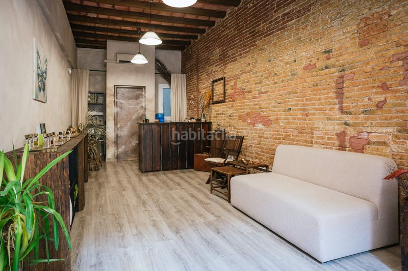 Foto b8aa8298-e33b-4d04-9583-9b298251f5f2. Local comercial a Vila de Gràcia Barcelona