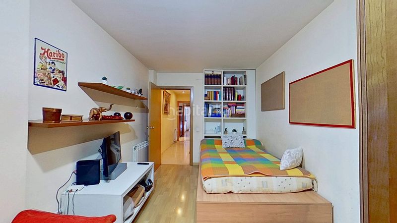 Foto 26b4f69d-73d2-4c46-87bf-543d1b05836a. Duplex con riscaldamento in Sants Barcelona