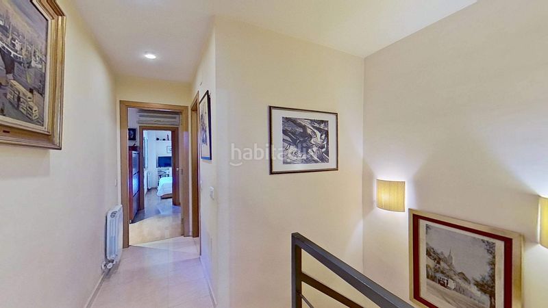 Foto c047bc36-e25a-49f9-87eb-d97ce4ddd531. Duplex con riscaldamento in Sants Barcelona