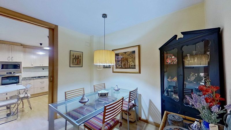 Foto f6411af9-f0c7-43eb-9b19-2a645a994995. Duplex con riscaldamento in Sants Barcelona