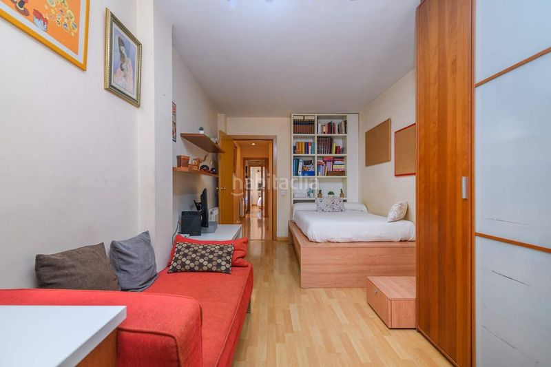 Foto 43cba063-d5b9-4b00-b643-3bfc0e896dc9. Duplex con riscaldamento in Sants Barcelona