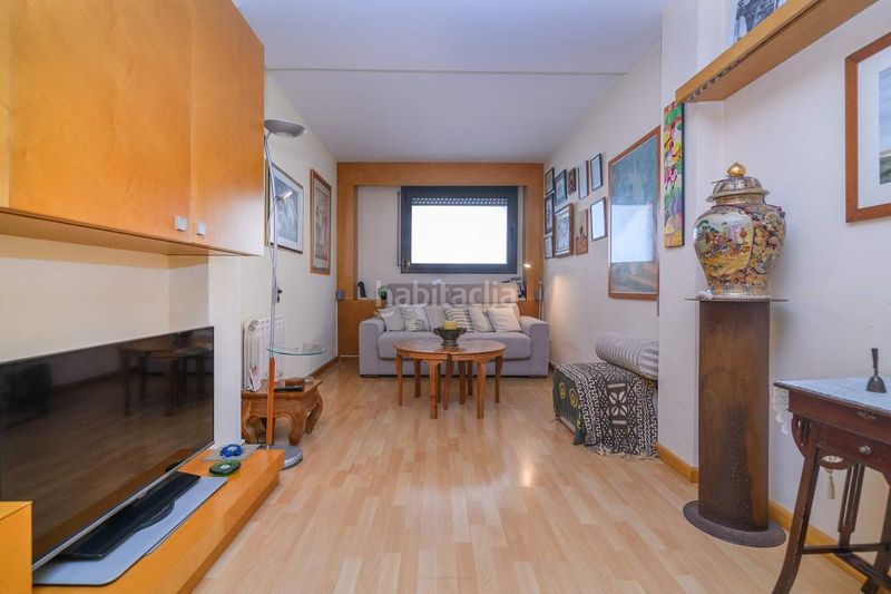 Foto e2970627-d058-4550-9a1e-33073b6d22fd. Duplex con riscaldamento in Sants Barcelona