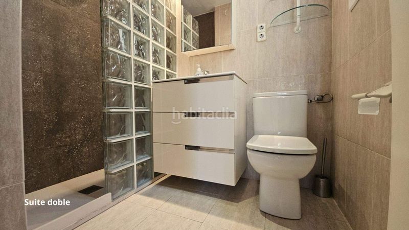 Foto dcb2edd9-c968-4e8a-b0f3-c5b9f40c1744. Àtic amb aparcament a El Parc i la Llacuna del Poblenou Barcelona