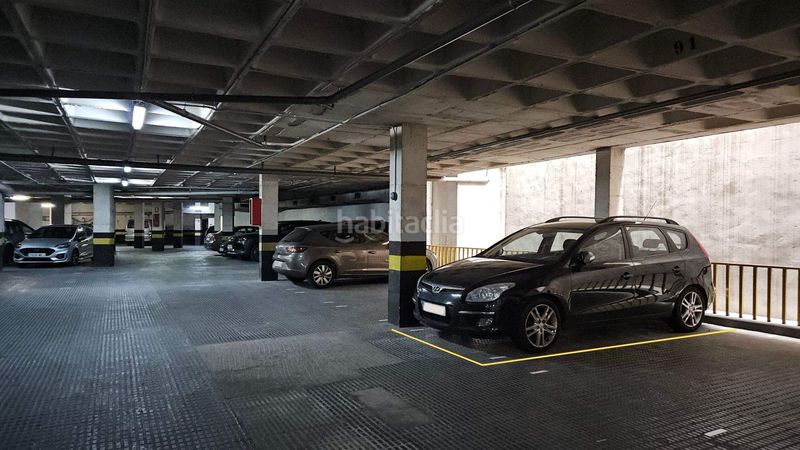 Foto f3df71bb-2627-4157-8976-d5f9bb0790c9. Àtic amb aparcament a El Parc i la Llacuna del Poblenou Barcelona