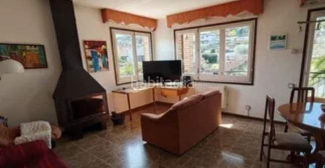 Foto a1f4d7d2-9f9e-4475-8f5d-b1a1e40d8023. Casa amb aparcament a Pallejà