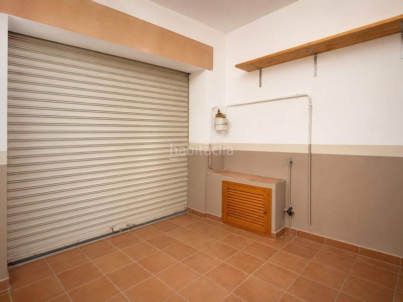 Foto 16b7d8cc-4d2e-44d1-b6aa-97ce8b5dc8b2. Casa amb calefacció aparcament a Centre Badalona