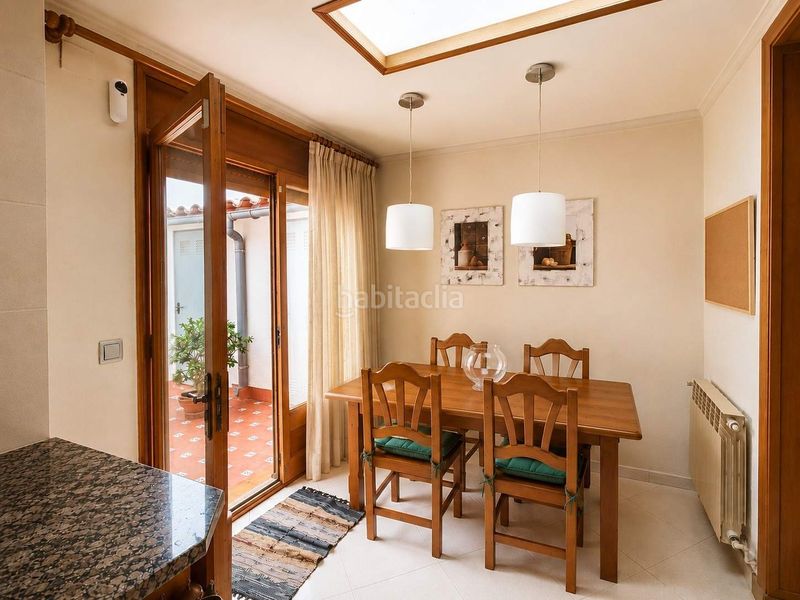 Foto ac7ff95d-3077-4233-a47e-0b8d7b533afe. Casa amb calefacció aparcament a Centre Badalona