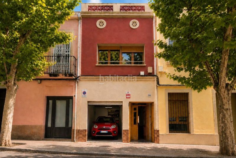 Foto c8ad1328-a4e6-4ab6-a219-a165219e5498. Casa amb calefacció aparcament a Centre Badalona