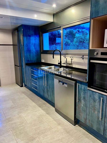 Foto 3ca36905-8c2a-408e-9807-2720b058d980. Casa amb calefacció aparcament piscina a Levantina - Montgavina - Quintmar Sitges