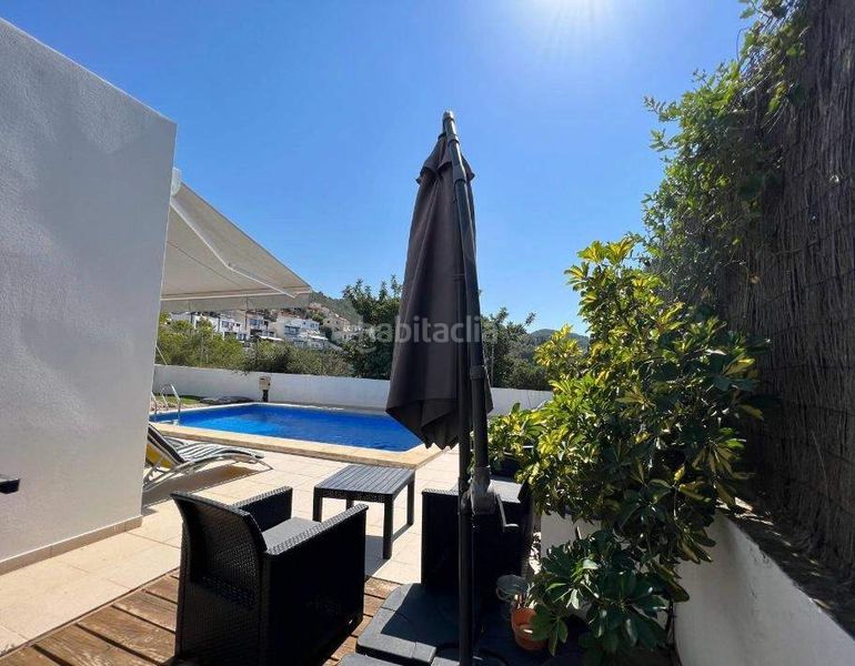 Foto 8de62998-1d0a-4dc9-b505-d9e559803337. Casa amb calefacció aparcament piscina a Levantina - Montgavina - Quintmar Sitges