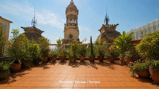 Penthouse  Carrer de roger de flor. Ático con terraza con vistas de mar y montaña, y parking