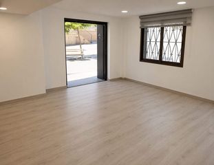 Lloguer Local Comercial  Carrer del doctor reig. Se alquila local en viladecans