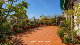 Attique  Carrer roger de flor. Ático con terraza con vistas de mar y montaña, y parking