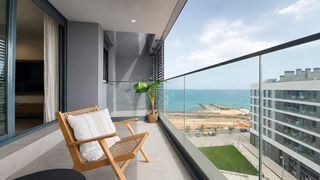 Lloguer Pis  Miquel xirgu rico. Estancia frente al mar obra nueva doble a con piscina en badalon