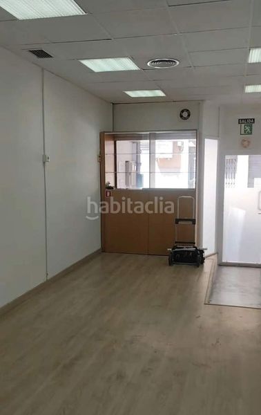 Foto 4727bdac-32b0-4207-8f66-57d840e22e53. Local comercial a Centre-Estació Gavà