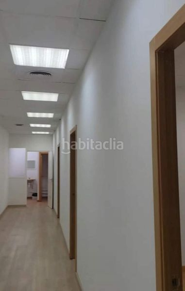 Foto 5ae160b0-7e46-4bd4-b82d-26b1a12fadb3. Local comercial a Centre-Estació Gavà