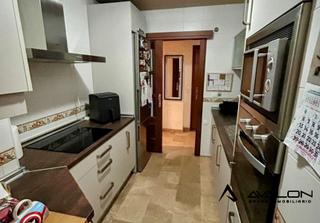 Piso en El Carmen - Cardeñas. Piso en venta en avenida cristóbal colón  las colonias, huelva