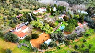 Masia a Nava (La). Finca rural en la sierra de huelva