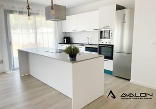 Maison  Avenida montes de toledo. Exclusivo chalet passivhaus a estrenar en la monacilla (aljaraqu