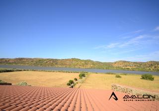 Masia  Calle el espartero. Finca junto al rio guadiana