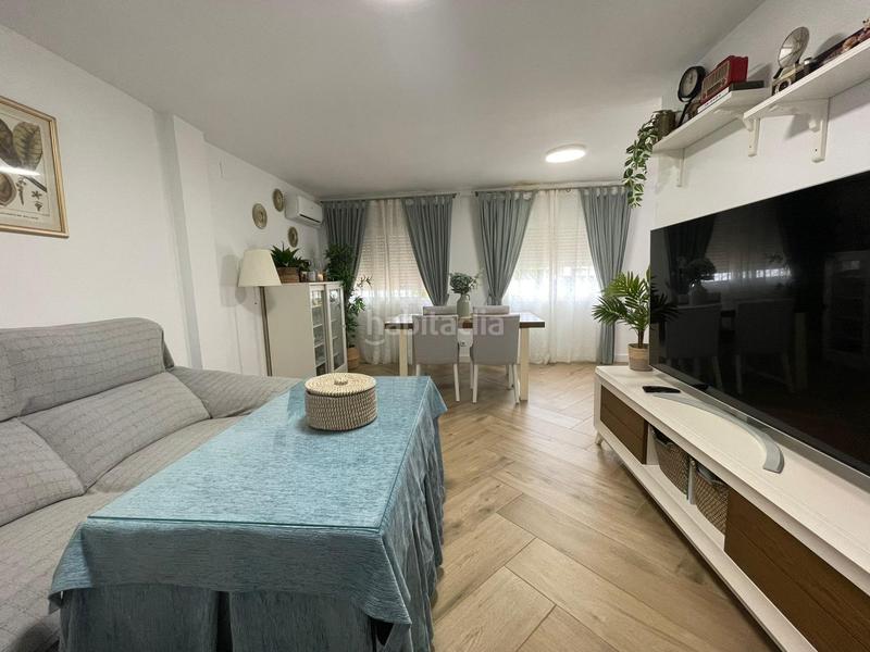 Foto b60805f4-77cc-4d34-857f-14a0cb3340be. Casa adossada amb aparcament a Villanueva del Ariscal