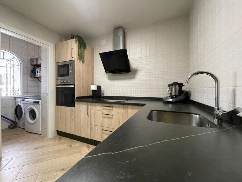 Foto d4ea70b6-c2aa-4dee-853c-6e38669a62df. Casa adossada amb aparcament a Villanueva del Ariscal