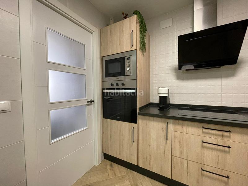 Foto fe5d4bae-1e8b-425a-b961-d5a5cc31bd68. Casa adossada amb aparcament a Villanueva del Ariscal