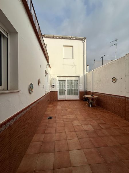Foto c29b4b7c-ac9a-44fa-91f8-555462aa05ea. Casa amb aparcament a Puebla de Guzmán