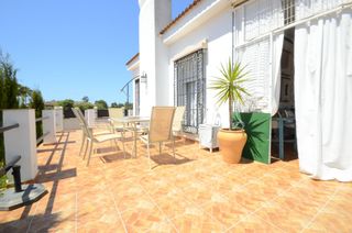 Chalet à Lepe. Casa o chalet independiente en venta en pinares lepe