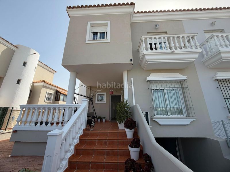 Foto 6753ce3f-bf93-4841-a8d1-2b9b9131a88b. Casa aparellada amb aparcament a Ayamonte ciudad Ayamonte