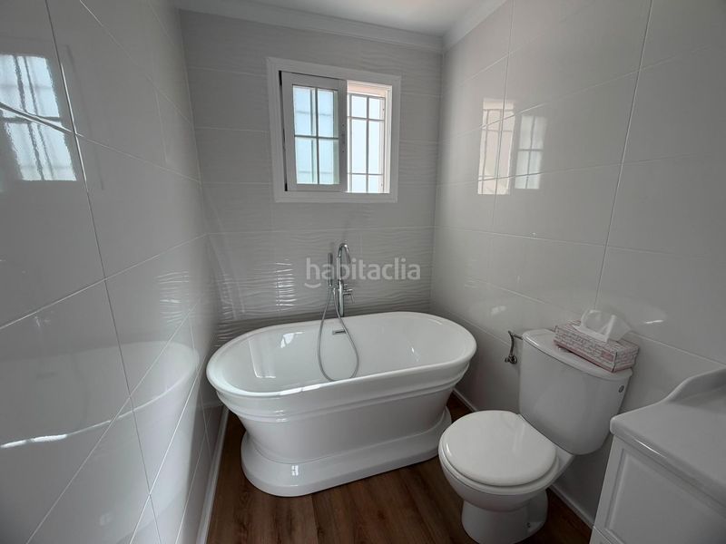 Foto 82445389-c44a-423d-9ca8-097e8686a8c9. Casa aparellada amb aparcament a Ayamonte ciudad Ayamonte