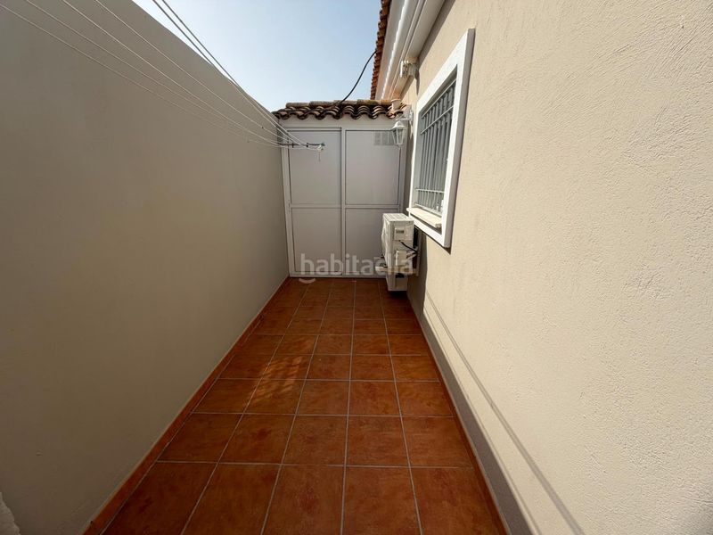 Foto c214e844-70ec-4eb2-aca3-830b44b0e589. Casa aparellada amb aparcament a Ayamonte ciudad Ayamonte