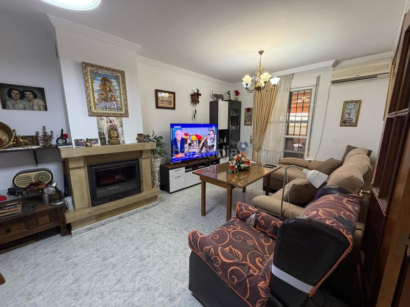 Foto f873ece2-dd90-48b7-8cfe-ae2a1ab4ccd5. Casa adossada a Núcleo Urbano Aljaraque