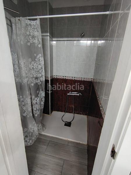 Foto c49cd50a-237d-4a14-8741-71b0d4621cac. Local comercial  a pie de calle con sotano en Arona