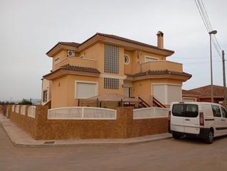 Chalet en Polígono Santa Ana. Vivienda  para entrar a vivir