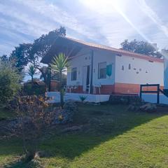 Finca rústica a Castillo de las Guardas (El). Finca rustica en valdeflores