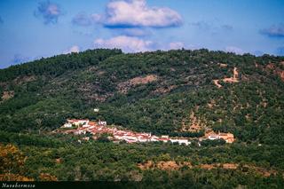 Casa aparellada a Galaroza. Encantadora casa navahermosa