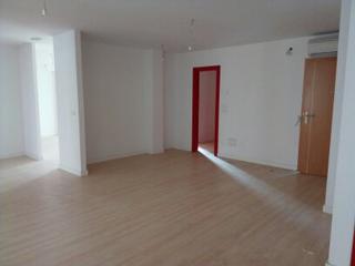 Pis a Costanilla de san antolín 1. Piso a estrenar de 4 dormitorios, también podría ser oficinas.