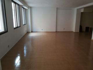 Office space in Ronda de puerta nueva 2. Oficina amplia y luminosa. céntrica.