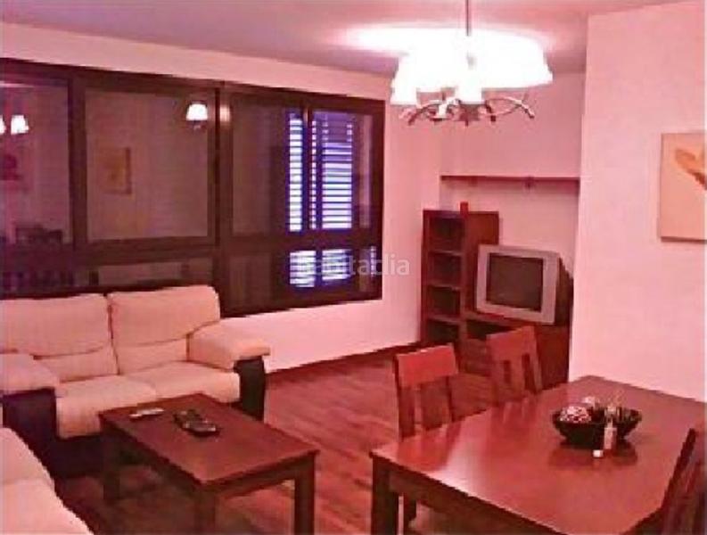 Foto 19dd7bed-ebc6-46e8-9ddc-697864a1406a. Pis a Almendralejo