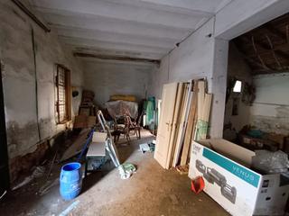 Casa en Almendralejo. Casa muy centrica con fachada a dos calles