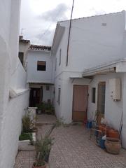 Haus in Centro. Se vende casa céntrica en antequera con 3 dormitorios y patio.