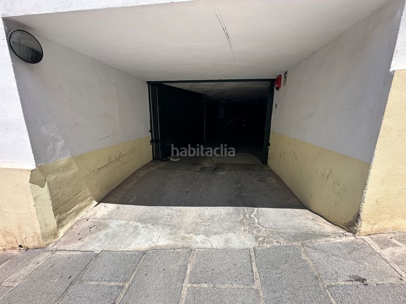 Foto e86e2ade-6fbc-4c4c-bdf3-511f424277bd. Aparcament cotxe a Cueva de Menga Antequera