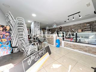 Geschäftsraum in Llefià. Gran local comercial de 400 m con uso mixto como bar y vivienda!