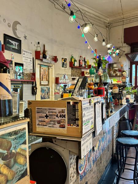 Foto 59dfd104-ca87-4a4a-942d-c124a5f84b84. Local comercial emprende con éxito! traspaso de la icónica vermutería las vegas en el clot, en Barcelona